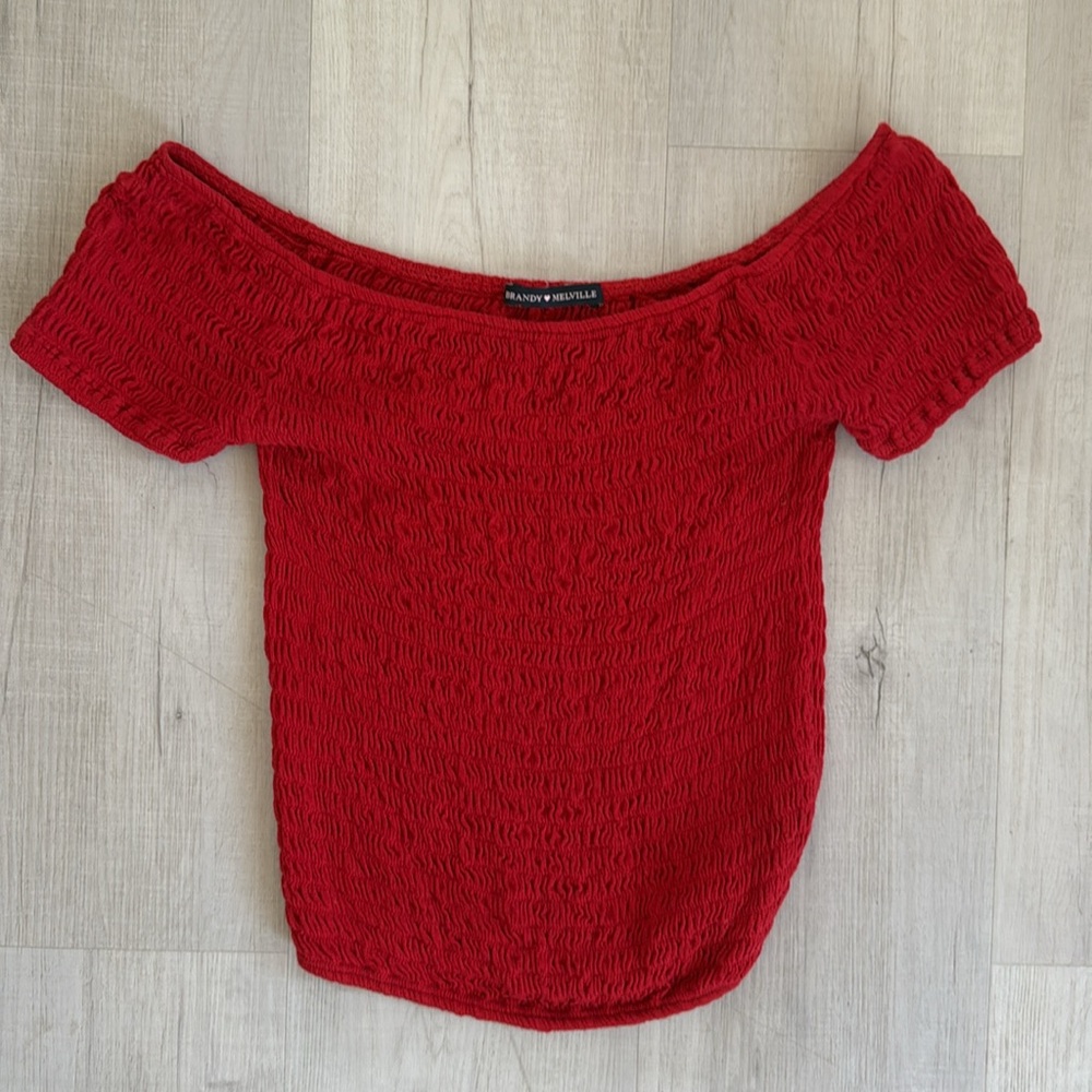 BRANDY MELVILLE ❤️‍🔥 RED OFF THE SHOULDER SCRUNCH TOP